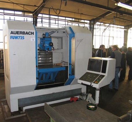CNC üniversal takım frezeleme makinesi AUERBACH tipi FUW 725 yapar